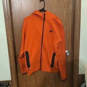 Nike tech fleece size large